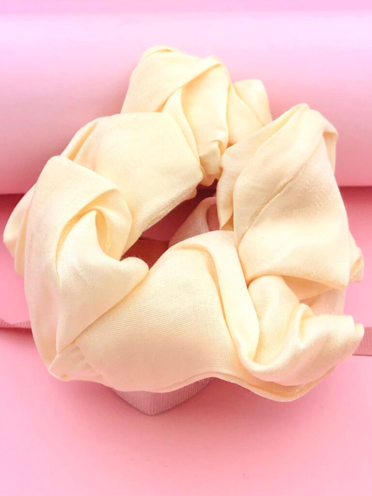 Gumka kremowa scrunchie