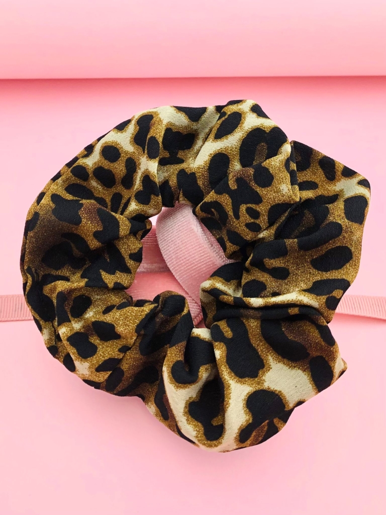 Gumka w panterkę scrunchie