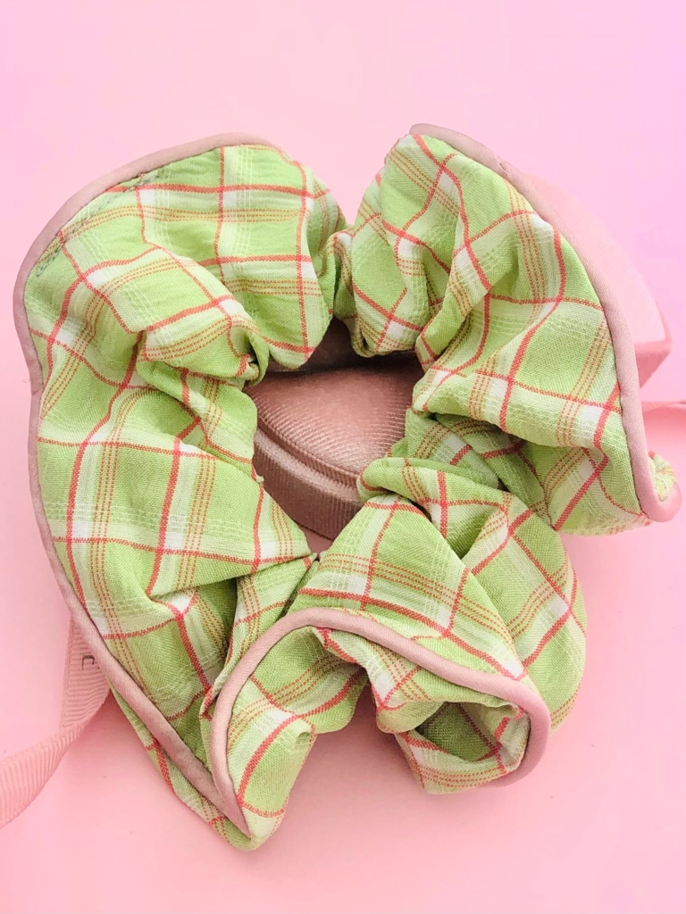 Gumka zielona w kratkę scrunchie