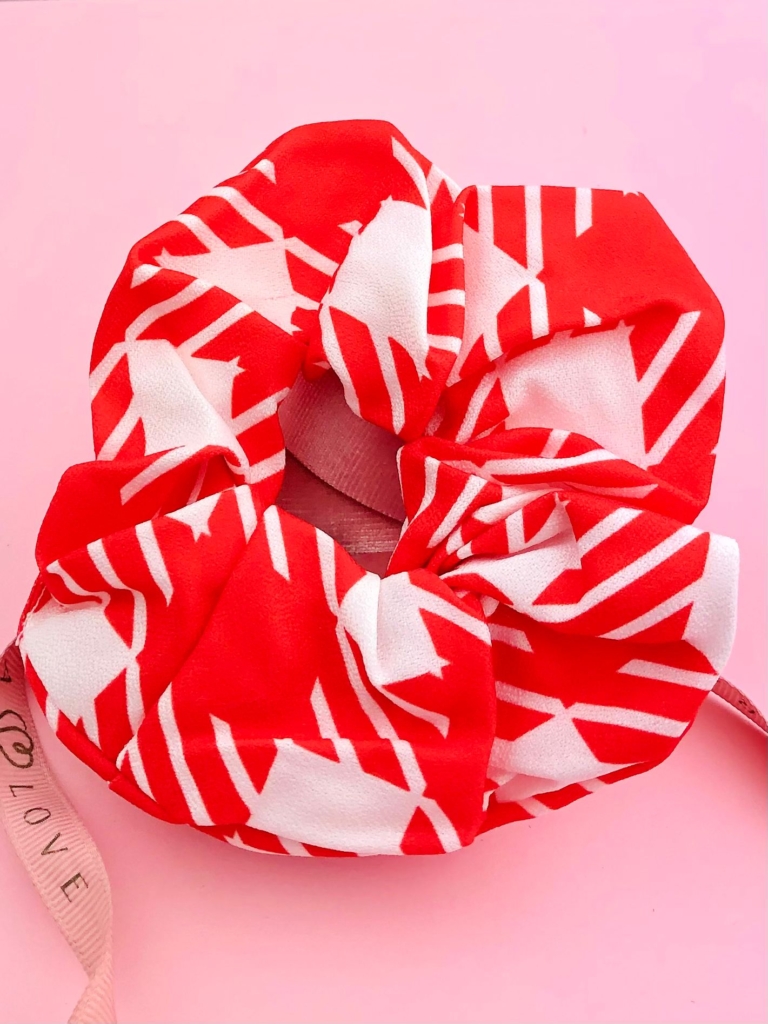 Gumka czerwono-biała scrunchie