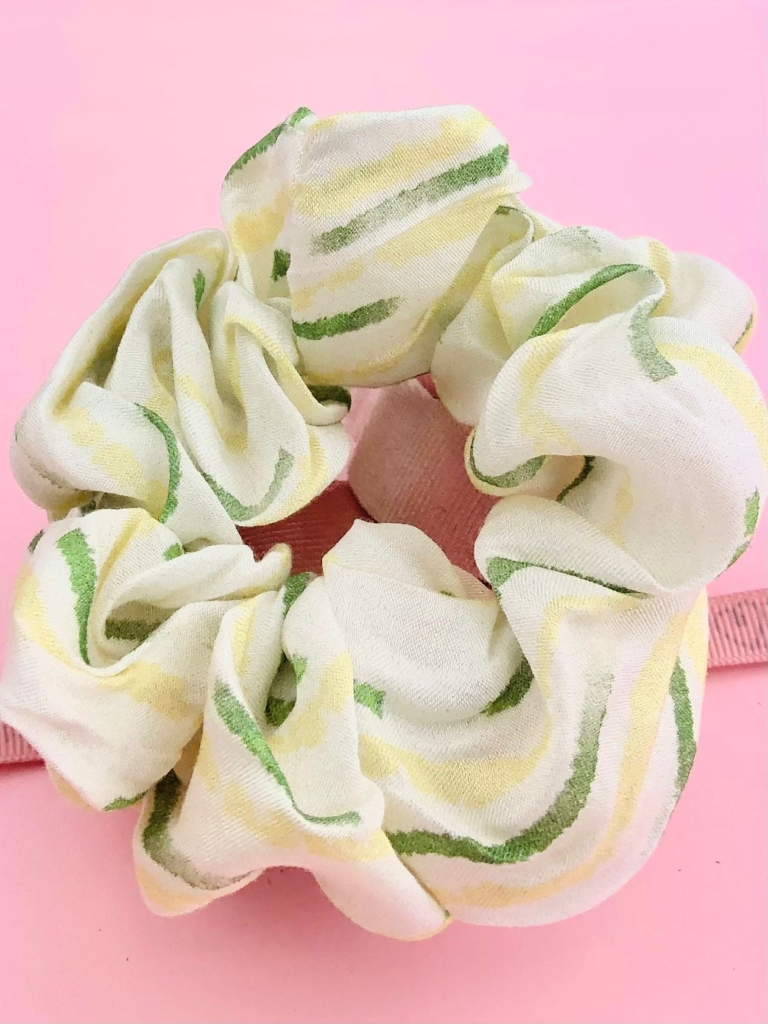Gumka zielona scrunchie