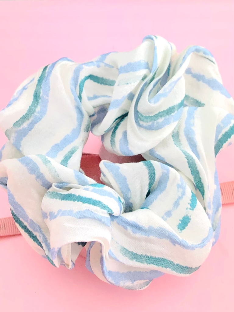 Gumka niebieska scrunchie