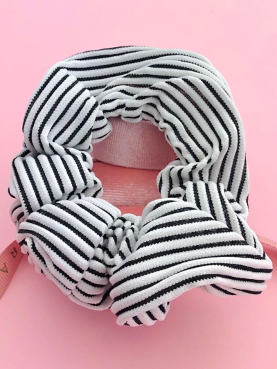 Gumka biało czarna scrunchie